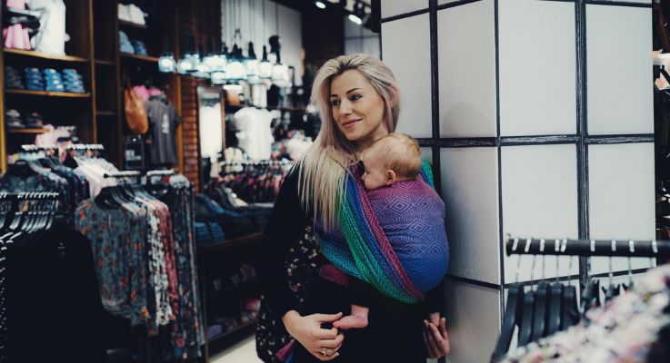 Babytrage für Neugeborene und Kleinkinder. Tragen Sie Ihr Baby von den ersten Lebenstagen an. 