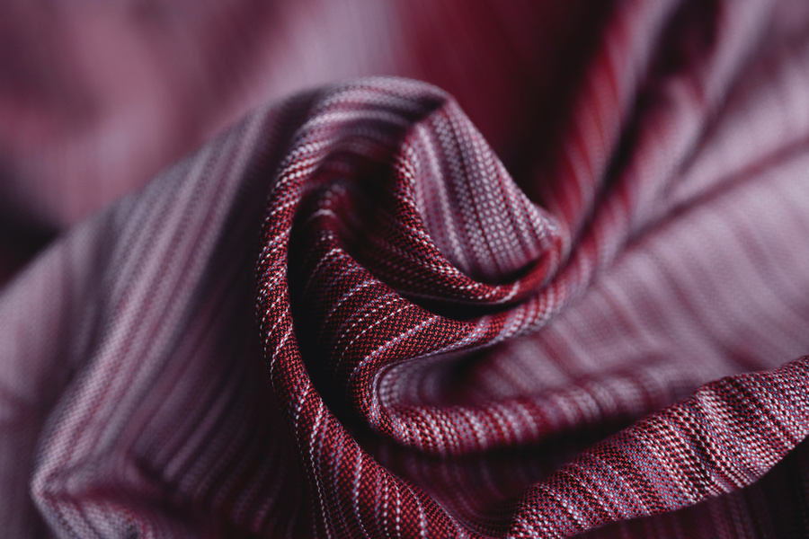 Rotes Ring Sling Tragetuch Jasper M – bequemes Tragen ab den ersten Lebenstagen