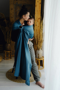 Blue Boleite ring sling M – comfort in everyday babywearing