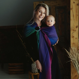 Écharpe ring sling colorée Zircon M – un choix populaire et abordable pour débuter le portage
