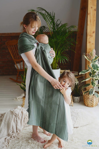 Bamboo Verdelite M – écharpe ring sling verte, douce pour la peau du nouveau-né