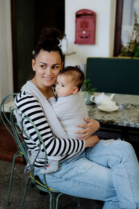 Little Frog Baby Sling - Grey Cube size 8