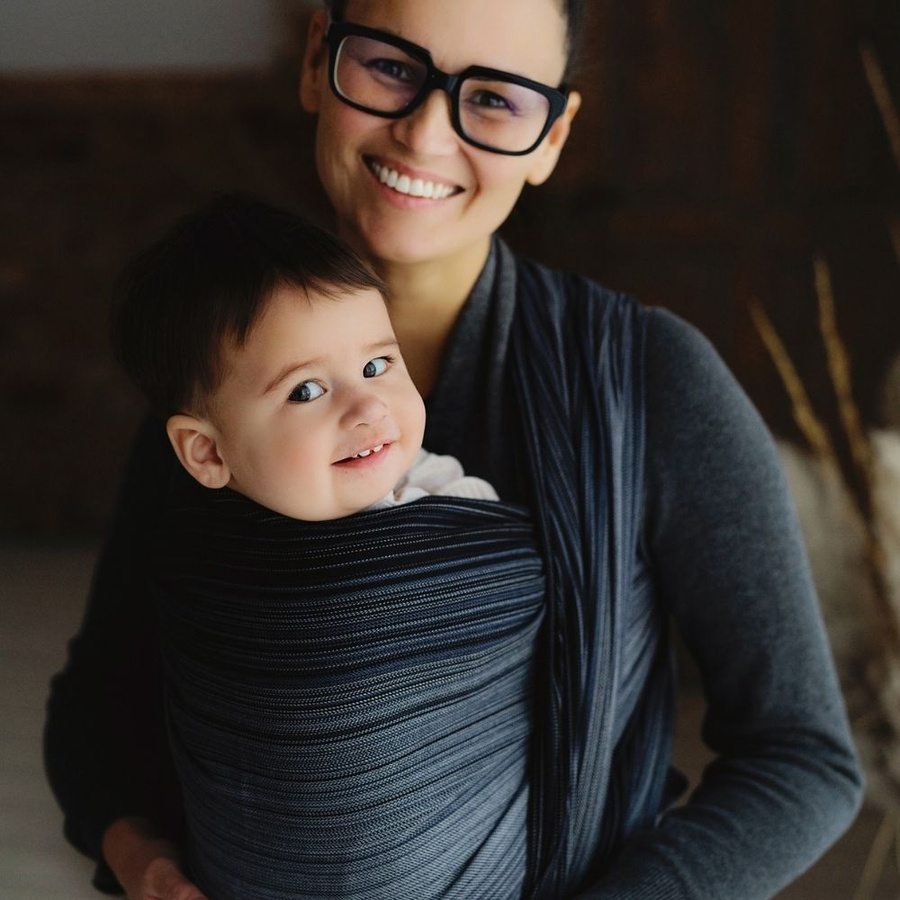 Black Hematite baby wrap – a classic choice for parents, size 6