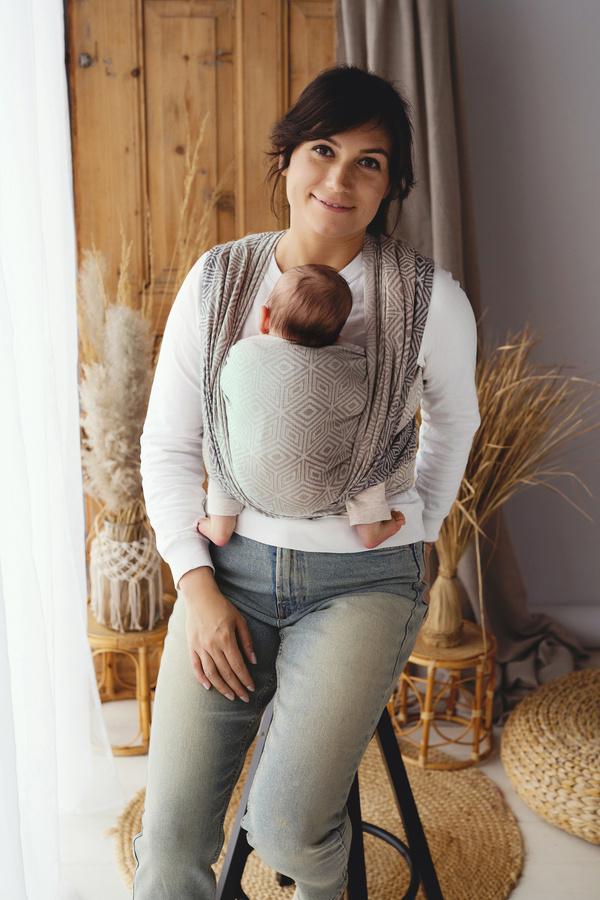Eșarfă port-bebe țesută TENCEL™ Calm Cube mărimea 7 – ecru, bej și maro