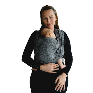Eșarfă port-bebe țesută Linen Night Wildness mărimea 4 – cu in, jacquard, negru și ecru