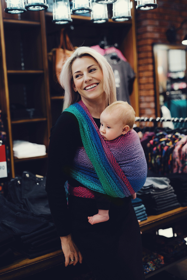 Eșarfă port-bebe țesută TENCEL™ Aurora Cube mărimea 6 – multicoloră, cu model geometric