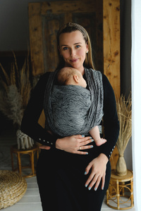 Eșarfă port-bebe țesută Linen Night Wildness mărimea 4 – cu in, jacquard, negru și ecru