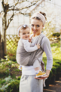 Bamboo Quartz – a beige, naturally soft baby wrap for babywearing, size 6