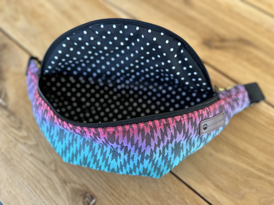 Duża saszetko-nerka Little Frog - Prismatic Ethno