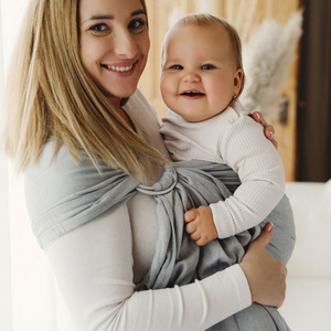 Gray Moonstone L – une écharpe ring sling pour les parents qui apprécient la simplicité