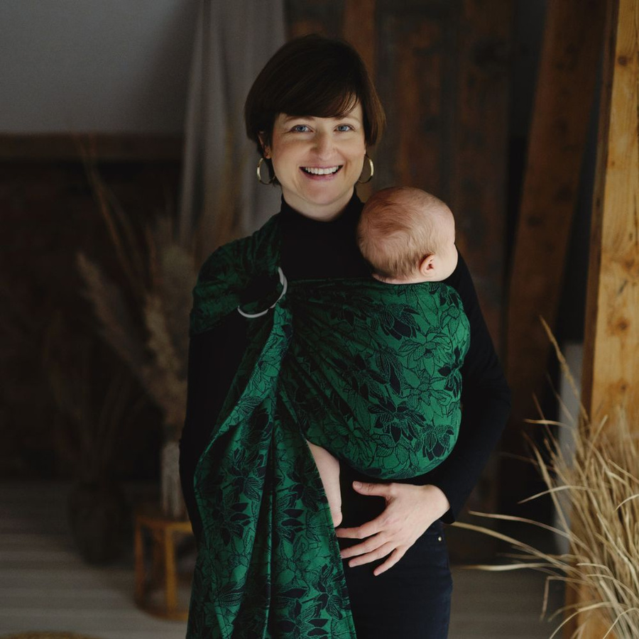 Sling cu inele Lotus Veil mărimea M (2 m) – model jacquard cu flori de lotus, în verde și negru