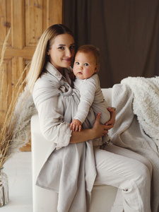 Beige Moonstone M – ponadczasowa chusta kółkowa w odcieniu beżu
