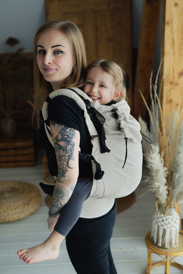 Marsupiu Preschooler Beige Moonstone – bej, ergonomic pentru copii de 2–6 ani