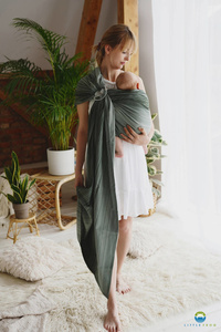 Bamboo Verdelite M – écharpe ring sling verte, douce pour la peau du nouveau-né