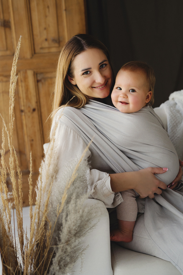 Beżowa chusta Beige Moonstone 4,6 m – uniwersalna chusta do noszenia