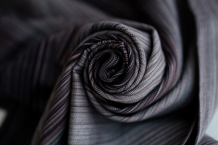 Brown Bronzite baby wrap – a universal choice for everyday babywearing, size 6