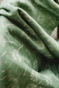 Eșarfă port-bebe țesută Linen Lightness mărimea 7 – cu in, model delicat cu păpădii
