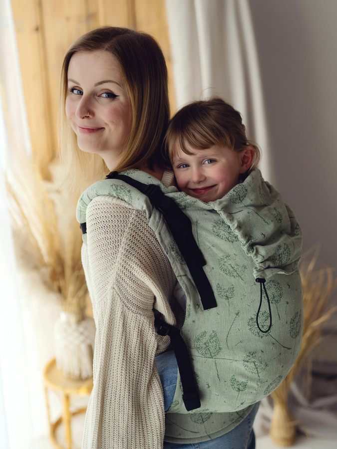 Grüne Kindertrage Preschooler Flow Lightness mit Leinen – Löwenzahn