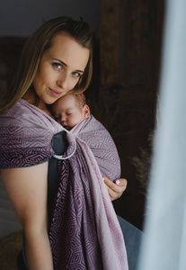 Sling cu inele Roselily Cube mărimea S – roz și gri, cu model jacquard