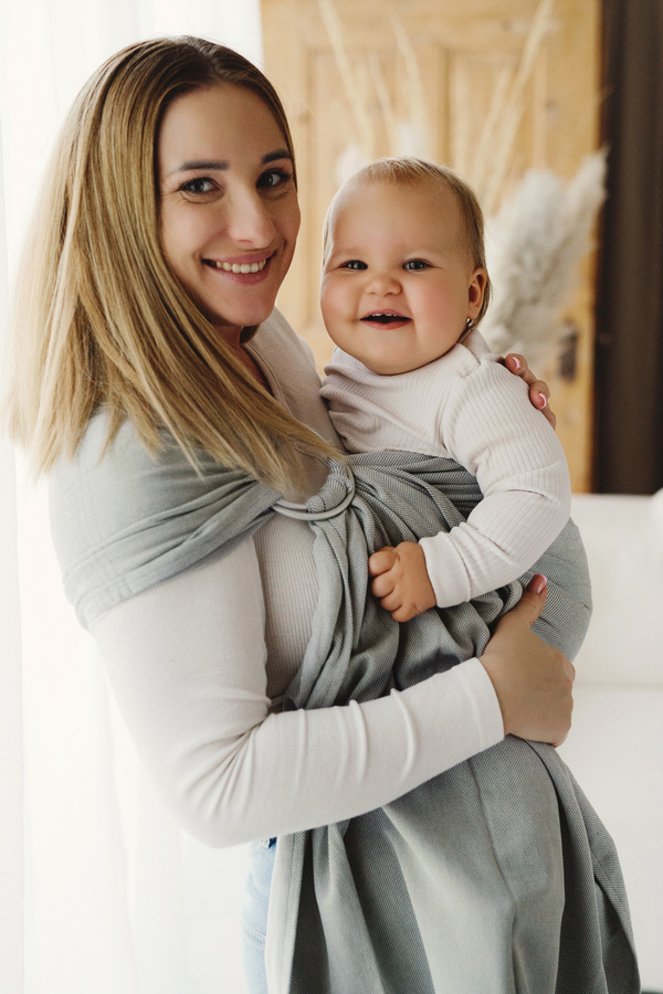Gray Moonstone L – a ring sling for parents who value simplicity