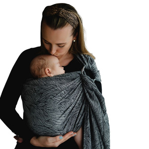 Sling cu inele Linen Night Wildness mărimea M (2m) – cu in, jacquard, negru și ecru