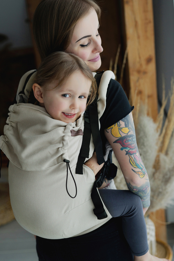 Marsupiu Preschooler Beige Moonstone – bej, ergonomic pentru copii de 2–6 ani
